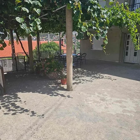 Dm *